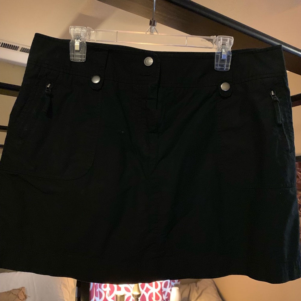 Black skort